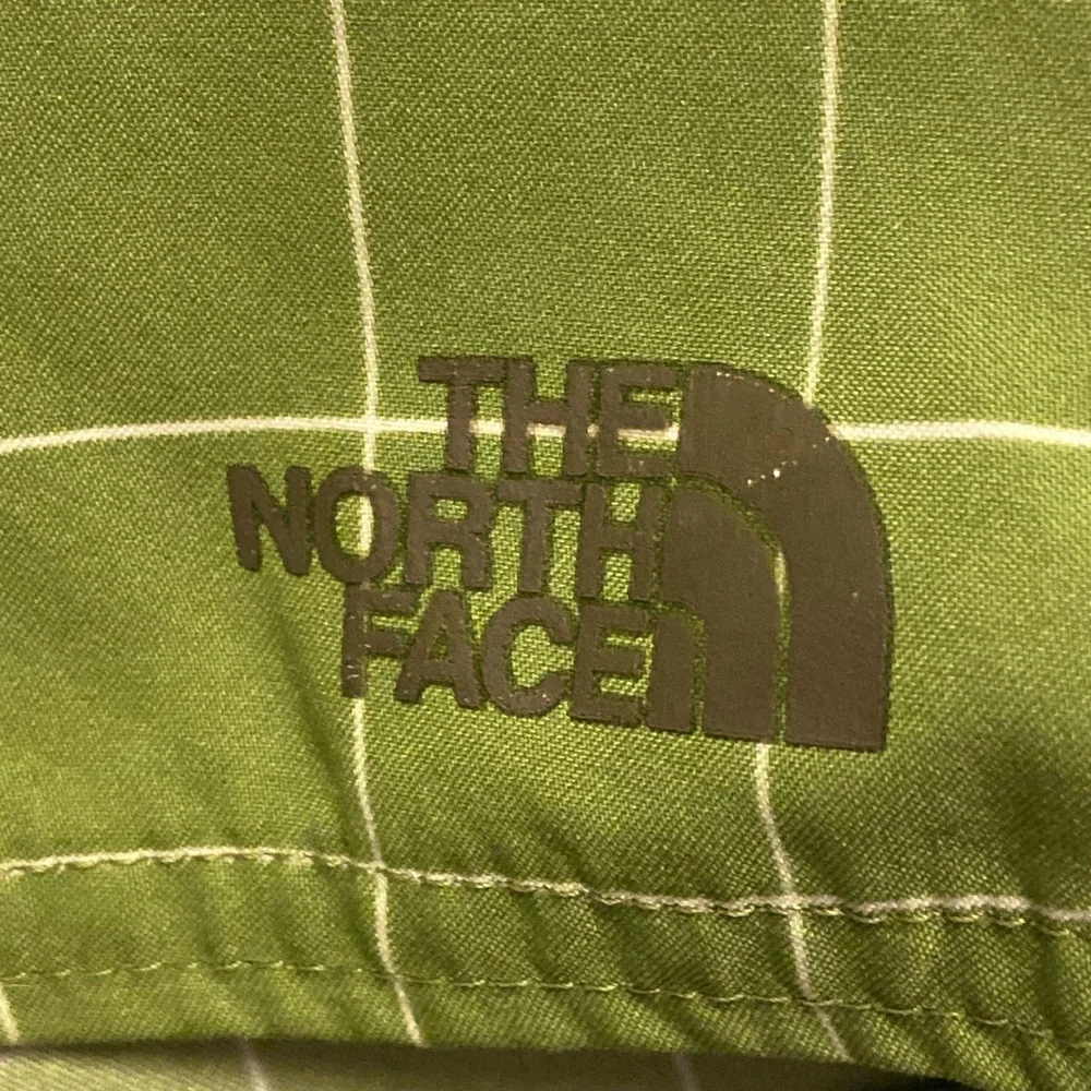 The North Face Men’s Green Checked Acitvewear Outdoor Board Shorts 3223
